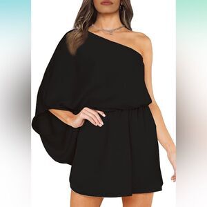 NEW 1-Shoulder Off-Back Long Sleeve Short Dress (Medium)